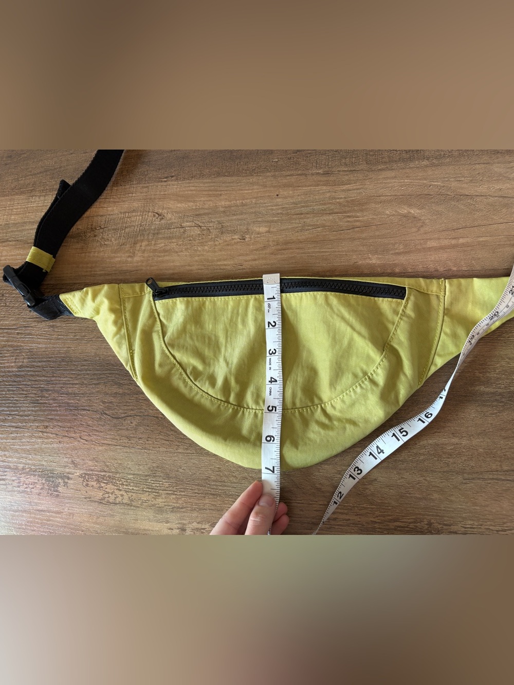 NWOT Baggu Crescent Fanny Pack - Lemongrass - Picture 8 of 12